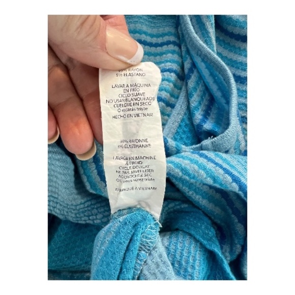 EUC LulaRoe Blue Striped Hi-Low Short Sleeve Top – Size M - Picture 7 of 7